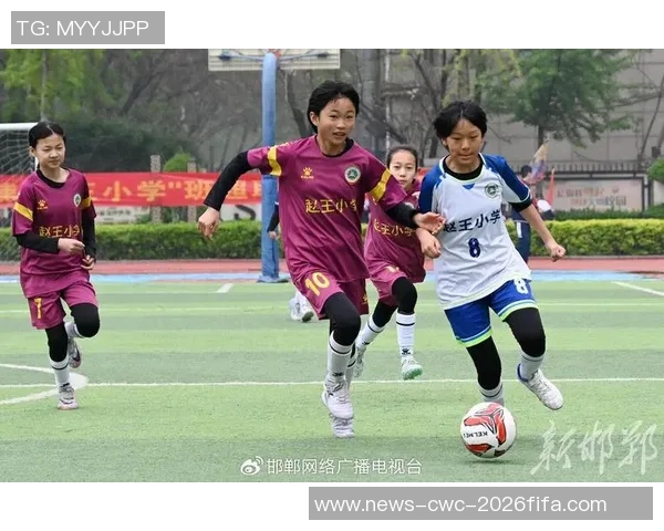 足球场上的拼搏与友谊我与小伙伴们的快乐时光